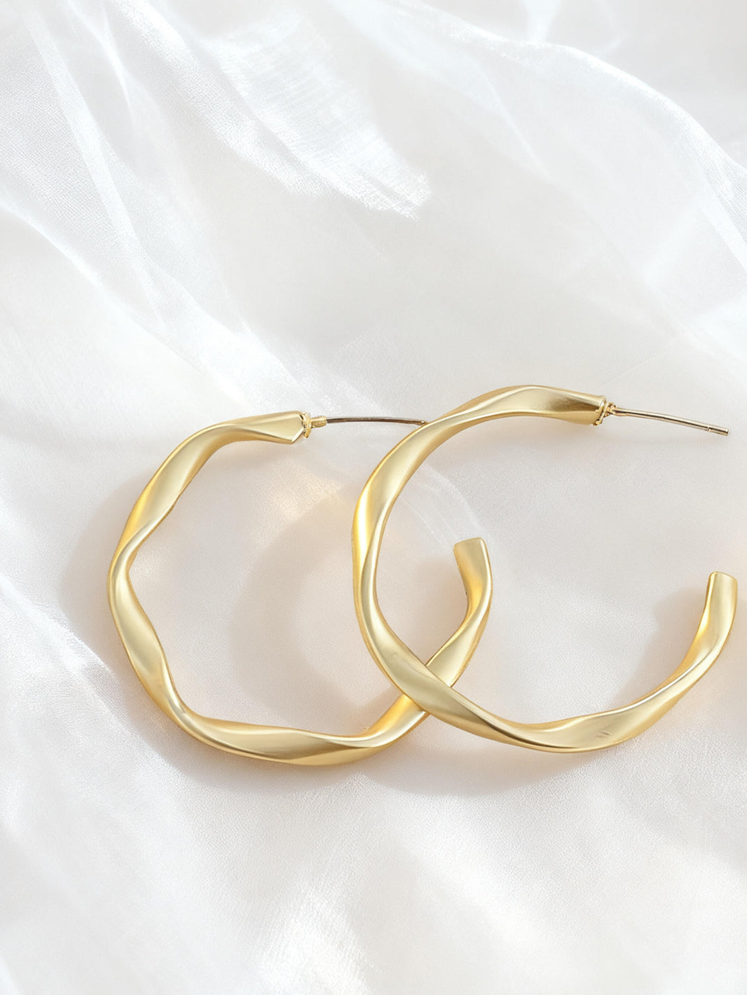 Muse Twisted Hoops